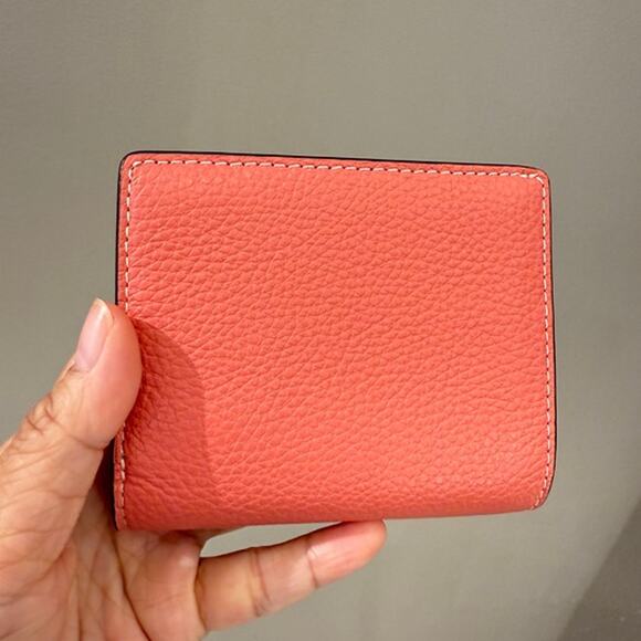 Coach X Peanuts Snap Wallet With Lucy CBN89 - Picture 3 of 4